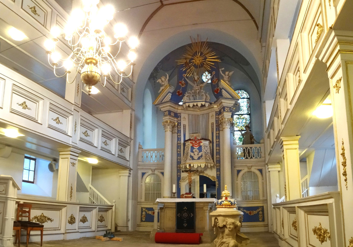 frankenhain altar by wikipedia erwinmeier | Foto: <a href="https://commons.wikimedia.org/wiki/User:ErwinMeier">ErwinMeier</a>, <a href="https://commons.wikimedia.org/wiki/File:Frankenhain_St._Leonhardi_03.jpg">Frankenhain St. Leonhardi 03</a>, bearbeitet, <a href="https://creativecommons.org/licenses/by-sa/3.0/legalcode">CC BY-SA 3.0</a> frankenhain altar by wikipedia erwinmeier | Foto: <a href="https://commons.wikimedia.org/wiki/User:ErwinMeier">ErwinMeier</a>, <a href="https://commons.wikimedia.org/wiki/File:Frankenhain_St._Leonhardi_03.jpg">Frankenhain St. Leonhardi 03</a>, bearbeitet, <a href="https://creativecommons.org/licenses/by-sa/3.0/legalcode">CC BY-SA 3.0</a>