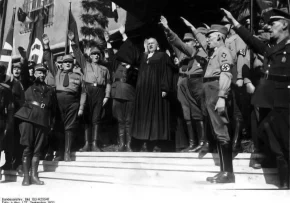 Reichsbischof Müller bei Nationalsynode Wittenberg 27.09.1933 | Foto: Wikipedia/ Bundesarchiv.